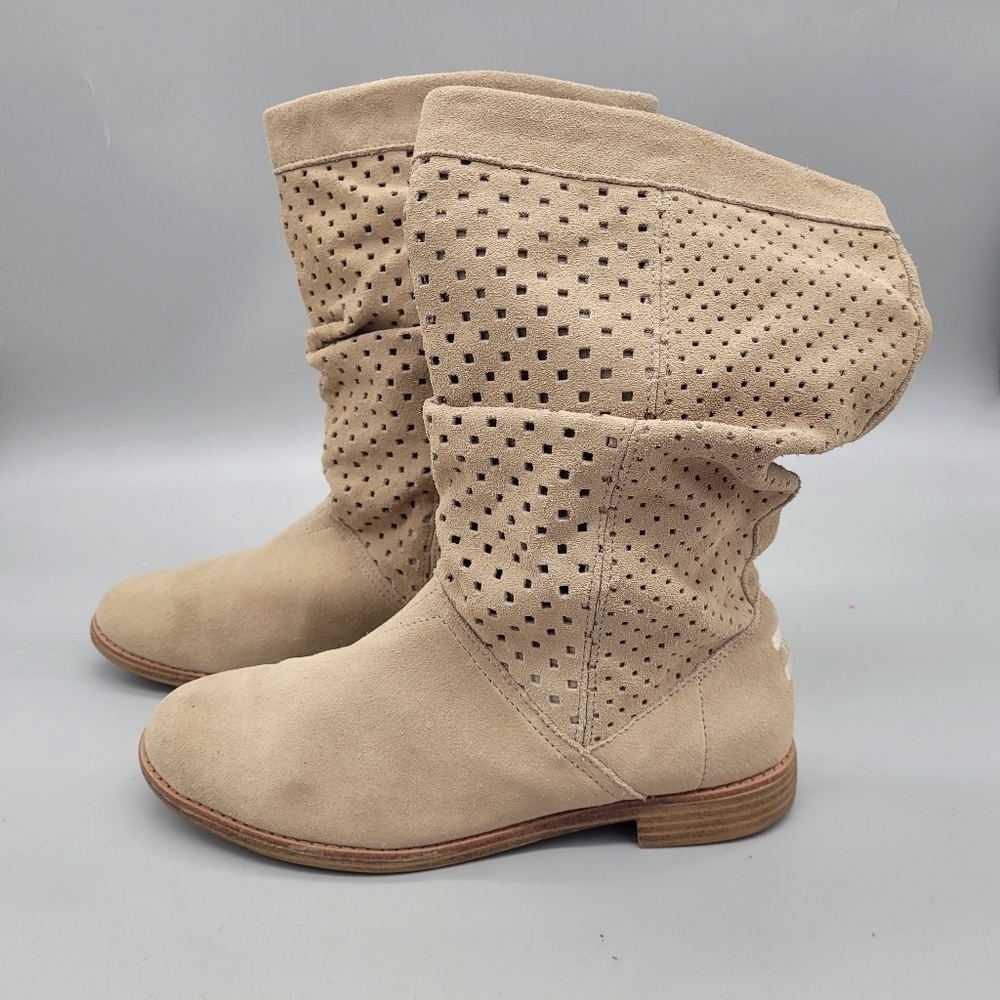 TOMS Oxford Tan Toupe Suede Serra Perforation Slouching Boots Size 9 Shoe's